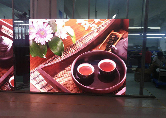 Trung Quốc Hiển thị Bảng Đèn Led Toàn bộ Màn hình 2,5mm Pixel 1300cd Độ sáng 1500 Hz nhà máy sản xuất